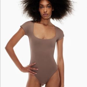 Babaton Contour Straight Neck Body Suit